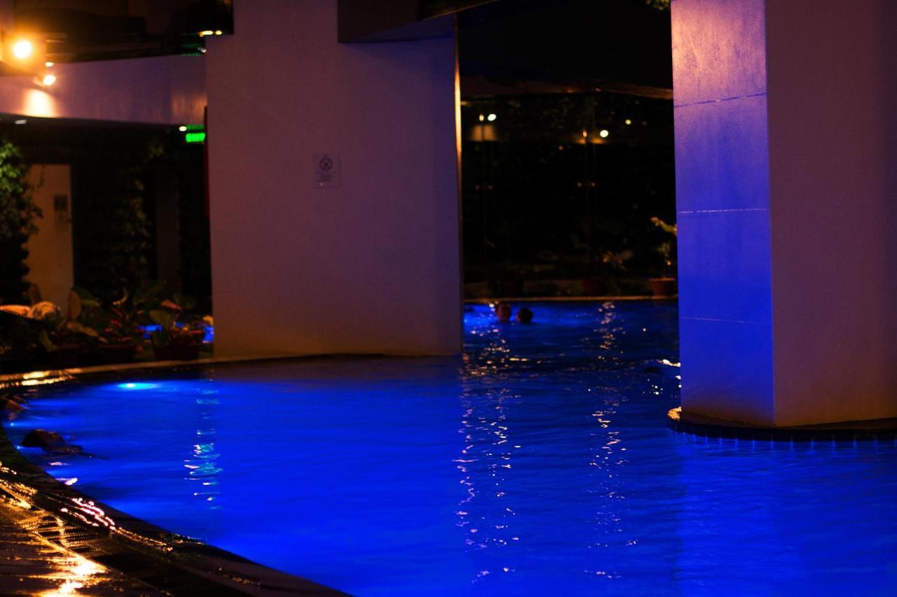 The Gramercy Residences Manila Exterior foto